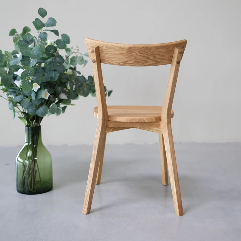 Pack de 2 o 4 sillas de comedor en madera maciza de roble VICTORIA | NordicStory