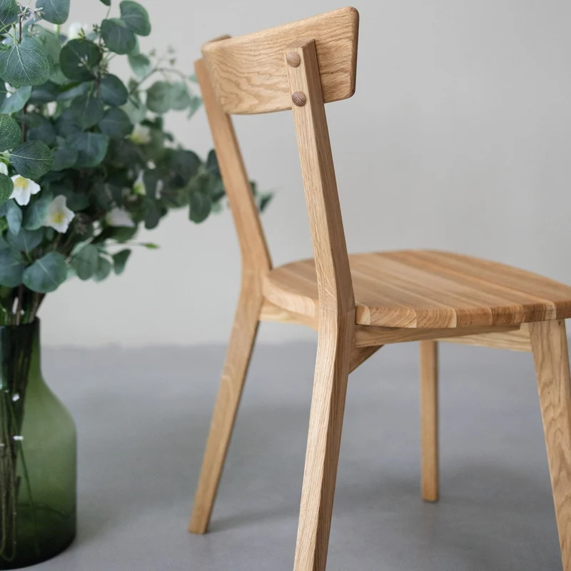 Pack de 2 o 4 sillas de comedor en madera maciza de roble VICTORIA | NordicStory