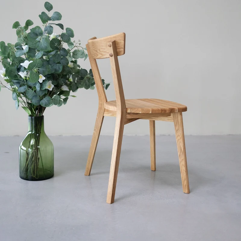 Pack de 2 o 4 sillas de comedor en madera maciza de roble VICTORIA | NordicStory