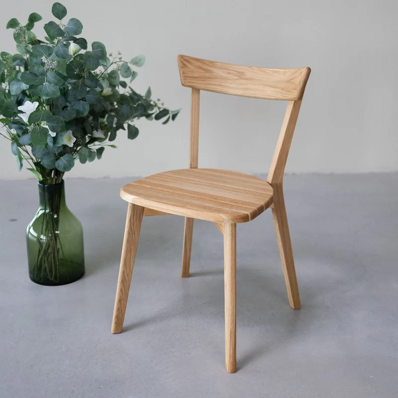 Pack de 2 o 4 sillas de comedor en madera maciza de roble VICTORIA | NordicStory