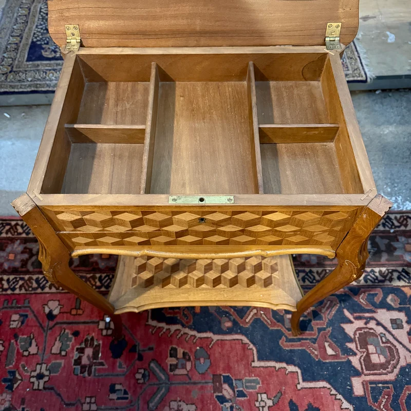 Tocador en madera nogal y caoba marquetería en parquet estilo Luis XV