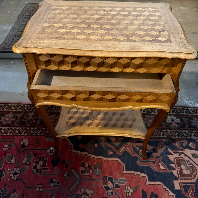 Tocador en madera nogal y caoba marquetería en parquet estilo Luis XV