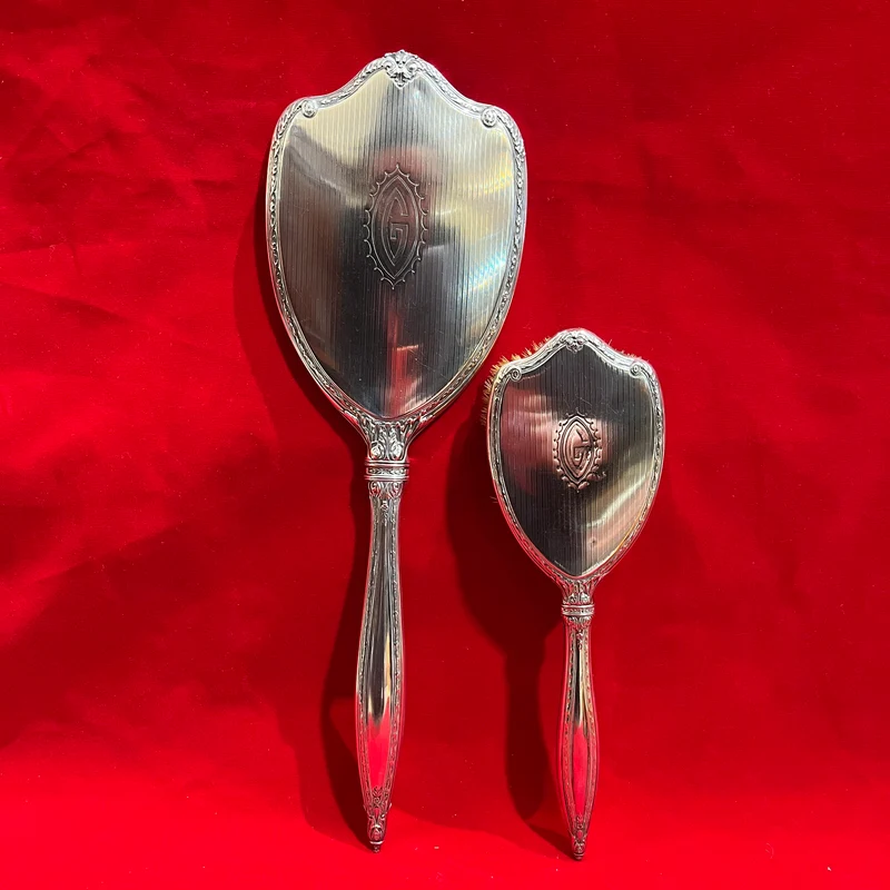Conjunto espejo de mano y peinador de plata 925 y crin natural marca International Sterling circa 1940