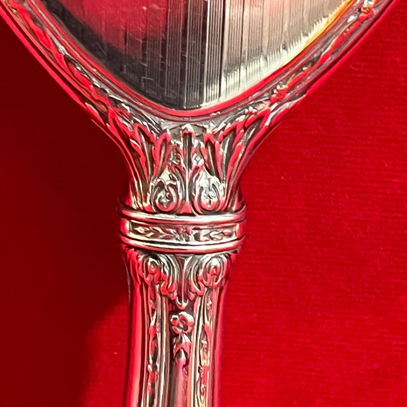 Conjunto espejo de mano y peinador de plata 925 y crin natural marca International Sterling circa 1940