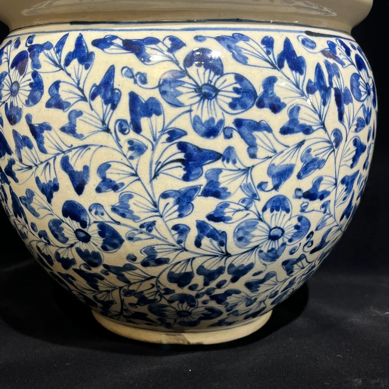 Jardinera de cerámica con ilustración floral azul mediados s.XX