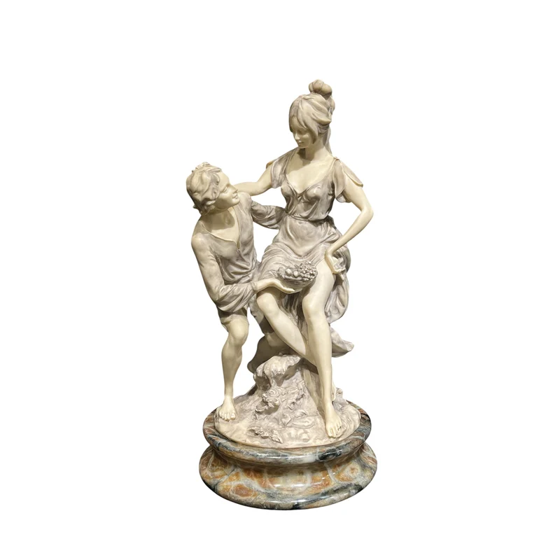 Escultura estilo neoclásica italiana de biscuit sobre base de mármol principios SXX