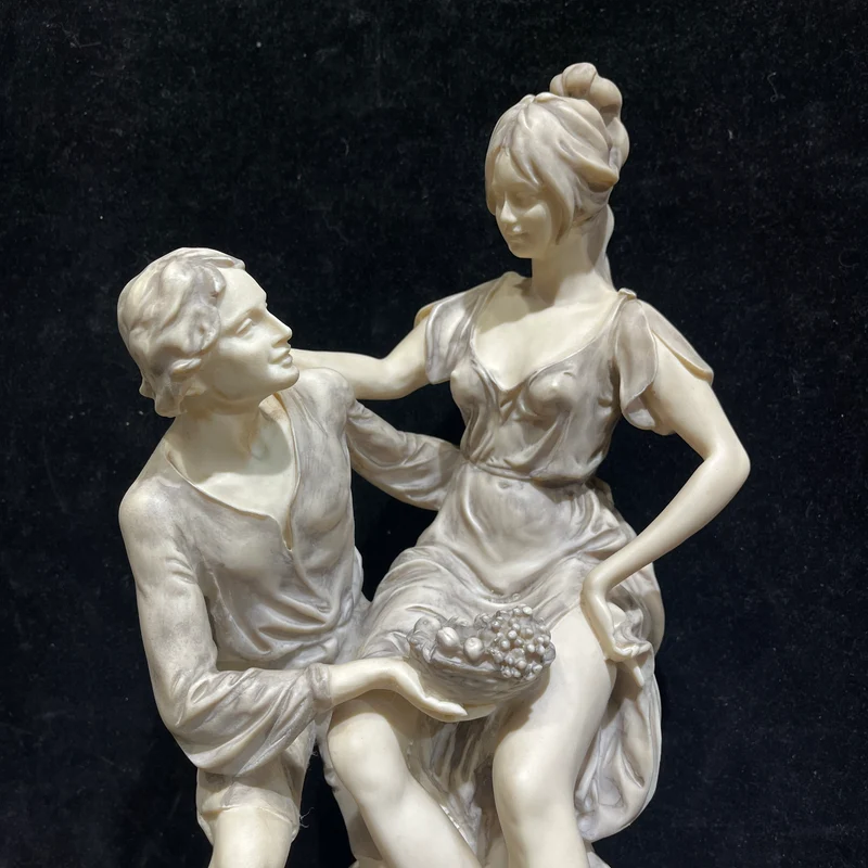 Escultura estilo neoclásica italiana de biscuit sobre base de mármol principios SXX