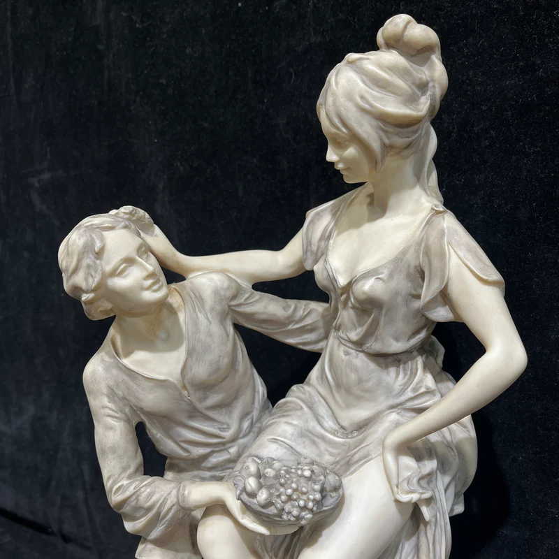Escultura estilo neoclásica italiana de biscuit sobre base de mármol principios SXX