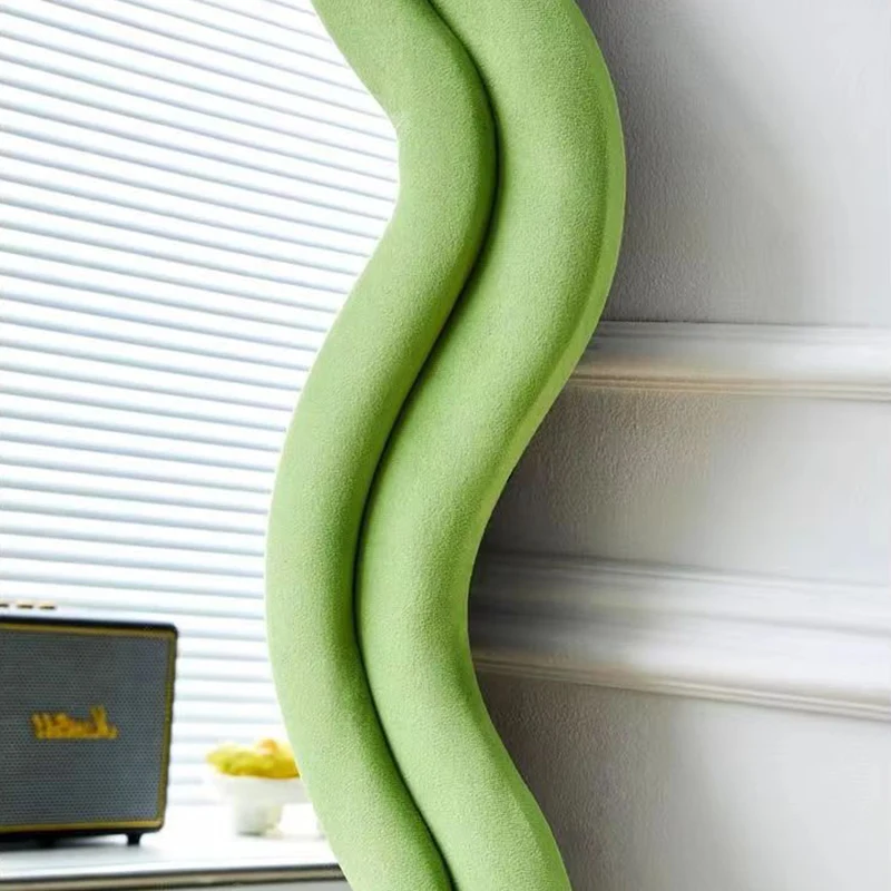 Contemporary Nordic MDF Velvet Glass Carbon Steel Oval Wave-Shaped Full-Length Floor Mirror Anti-Explosion & Anti-Tip Design For Living Room & Bedroom