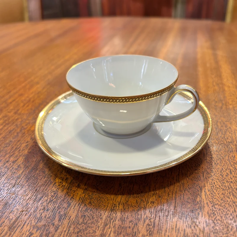 Juego de té porcelana francesa Limoges Haviland borde dorado