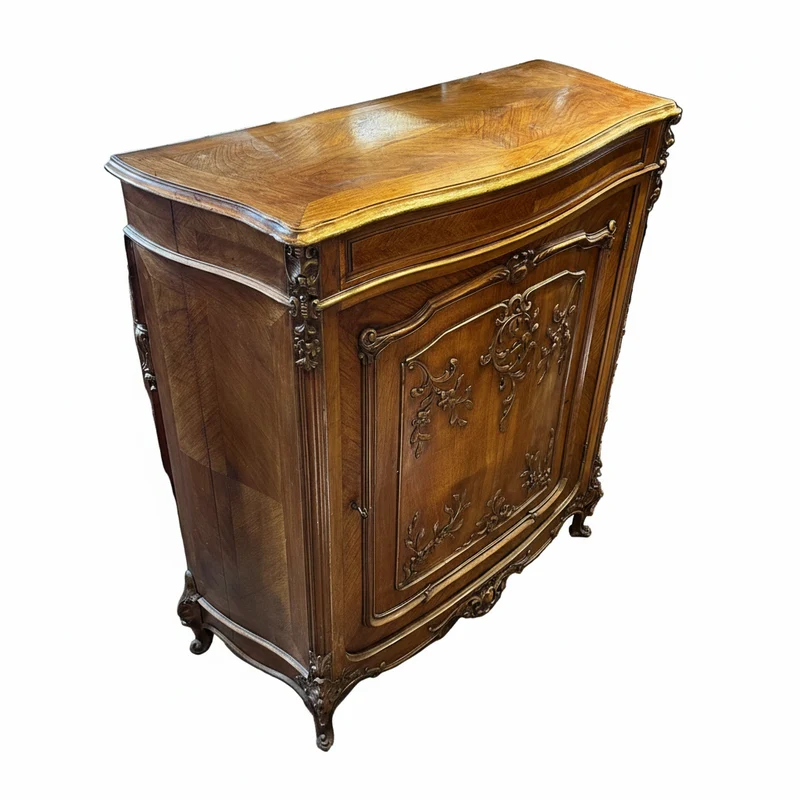 Mueble Credenza francés Luis XV en nogal tallado a mano