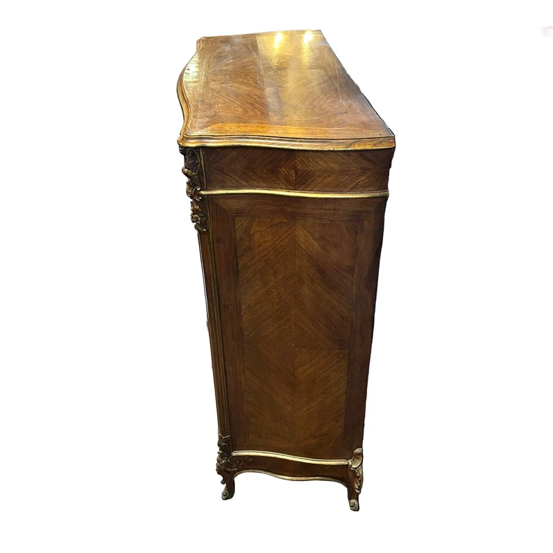 Mueble Credenza francés Luis XV en nogal tallado a mano