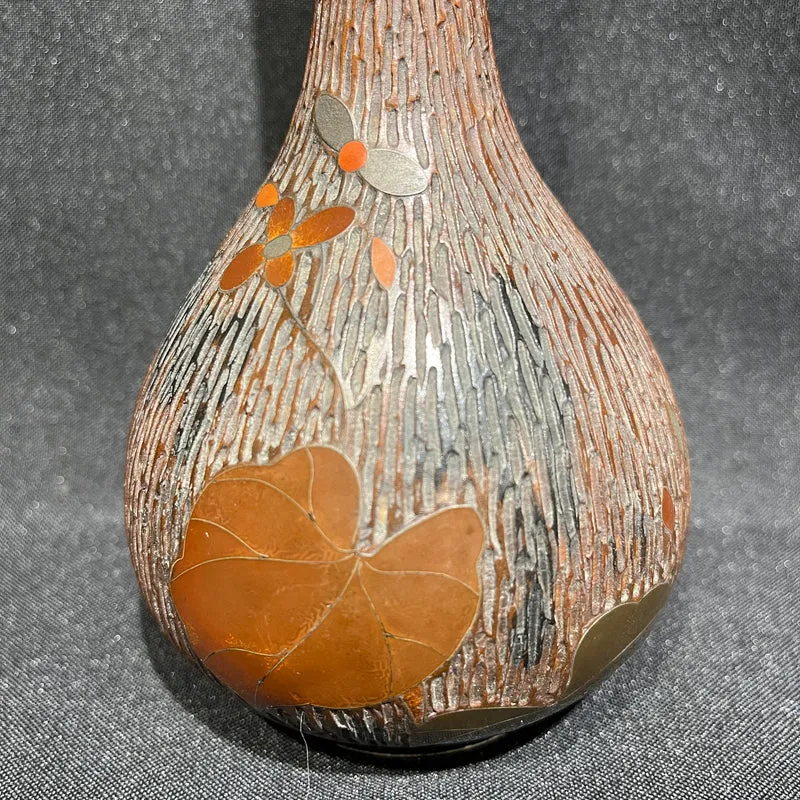 Pareja de jarrones japoneses de porcelana Jikki Shippo del período Meiji (1868-1912)