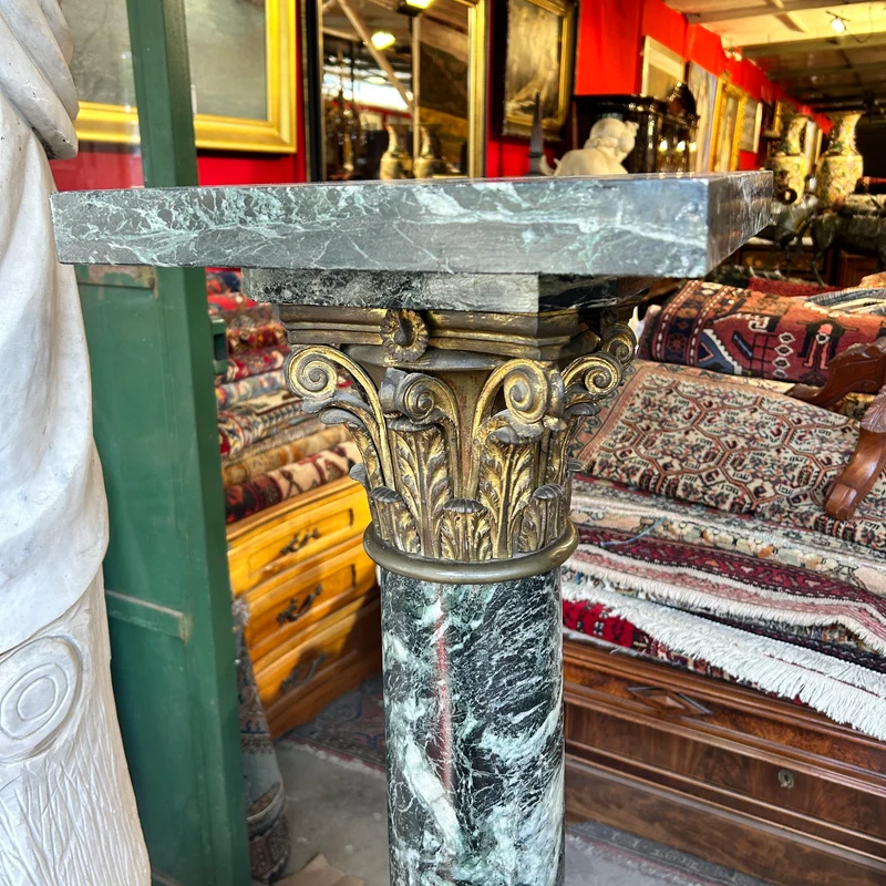 Columna italiana s. XIX mármol verde y aplicaciones en bronce ormolú