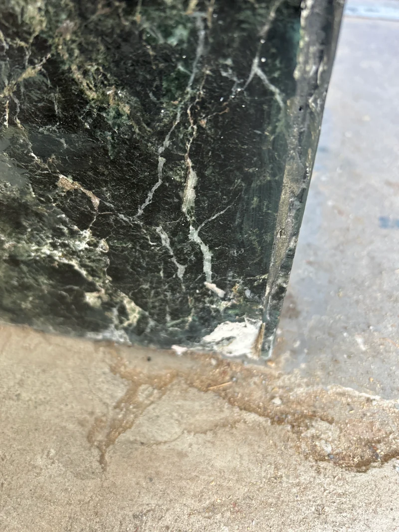 Columna italiana s. XIX mármol verde y aplicaciones en bronce ormolú