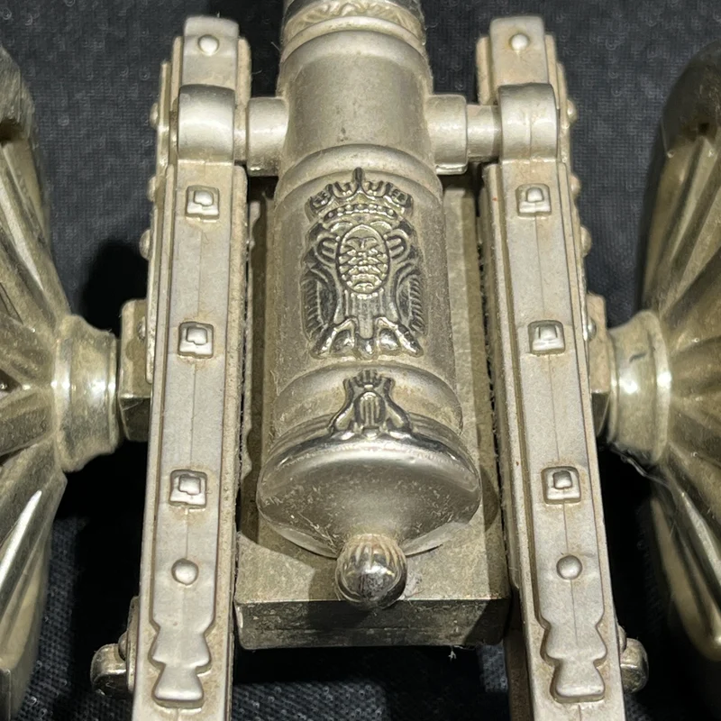Reloj decorativo con forma de cañón napoleónico mediados s.XX