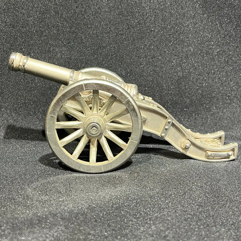 Reloj decorativo con forma de cañón napoleónico mediados s.XX