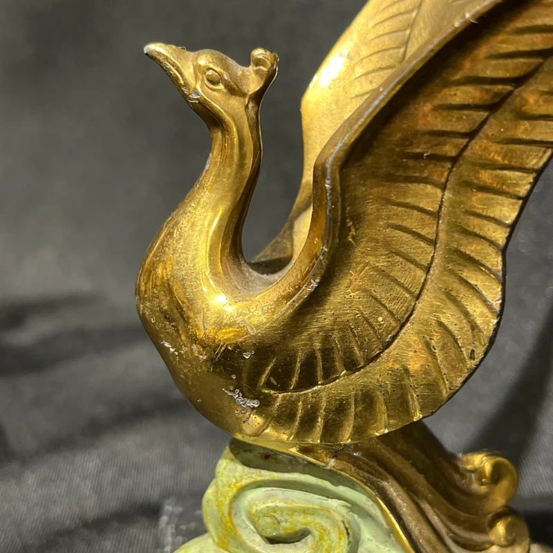 Sujetalibros francés con figuras de aves en metal dorado y base de mármol circa 1930