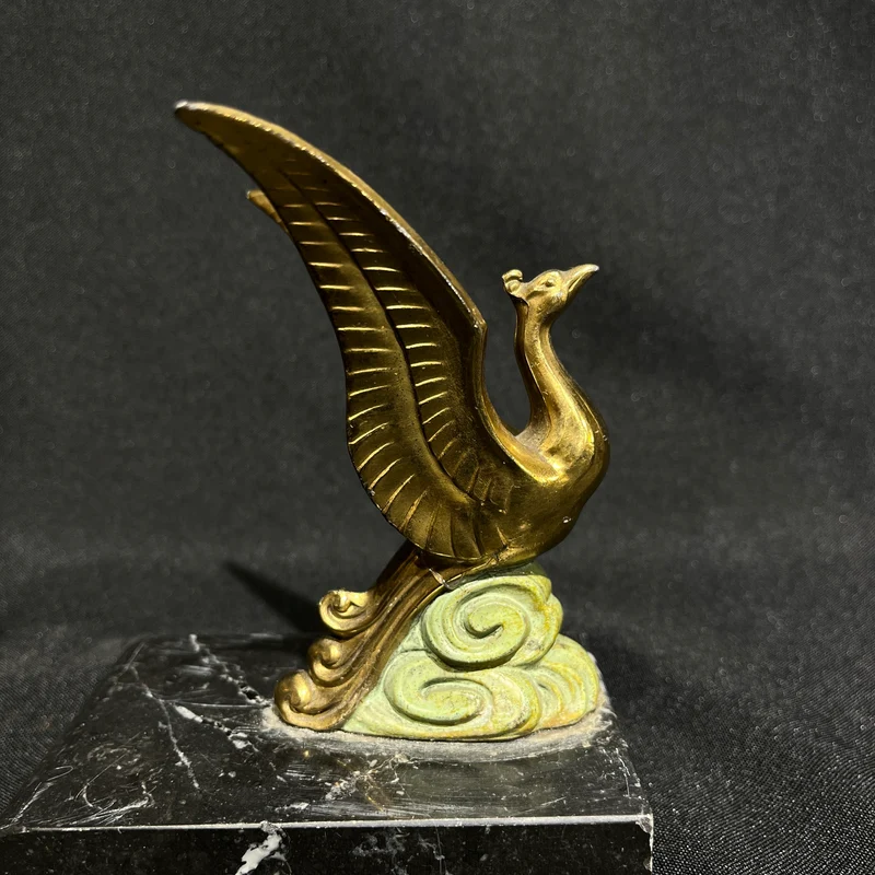 Sujetalibros francés con figuras de aves en metal dorado y base de mármol circa 1930