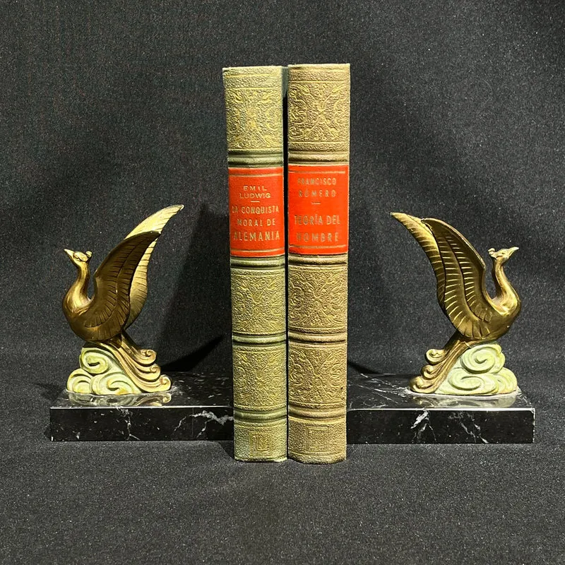 Sujetalibros francés con figuras de aves en metal dorado y base de mármol circa 1930