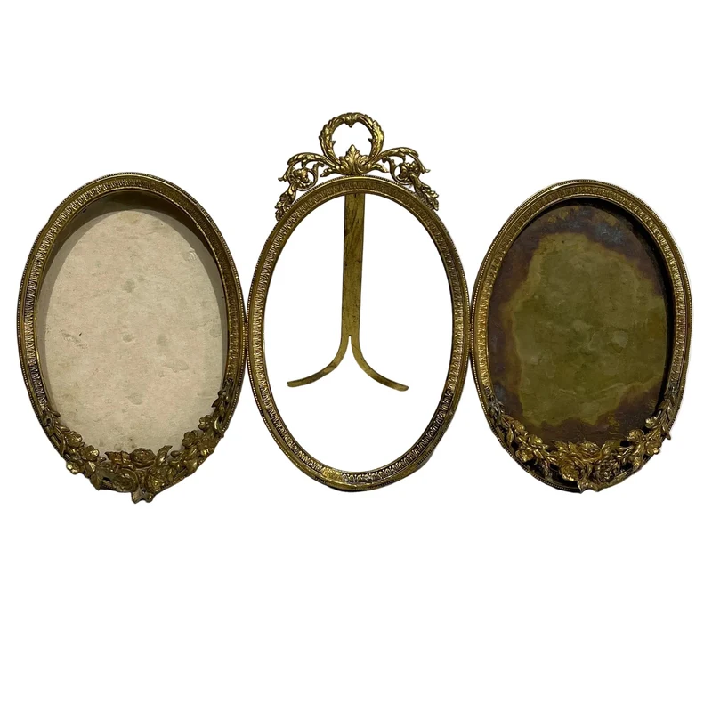 Portarretrato francés de tres cuerpos en bronce ormolú estilo Luis XVI