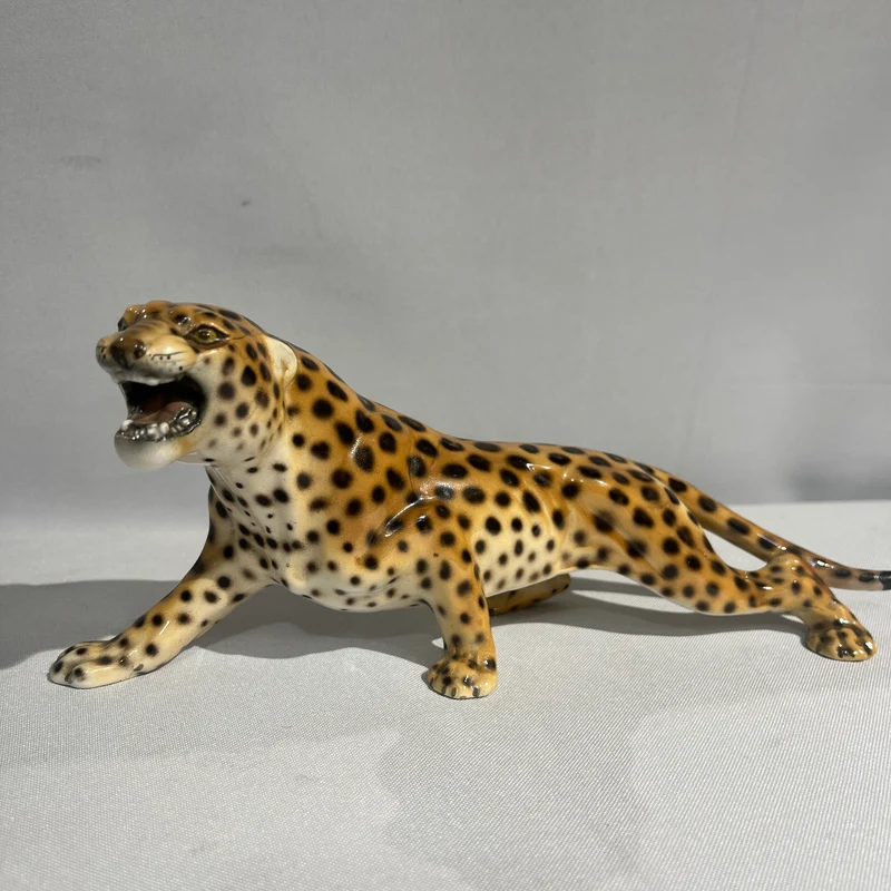 Atribuido a Giovanni Rozan escultura de ceramica 'Leopardo'