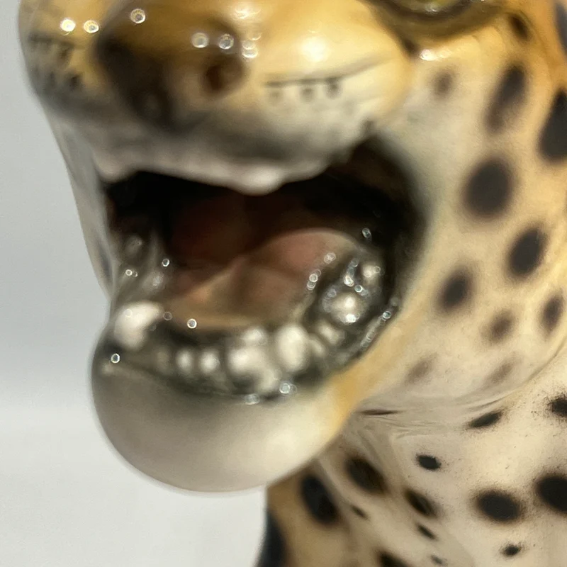 Atribuido a Giovanni Rozan escultura de ceramica 'Leopardo'