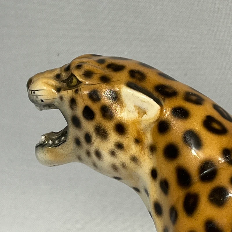 Atribuido a Giovanni Rozan escultura de ceramica 'Leopardo'