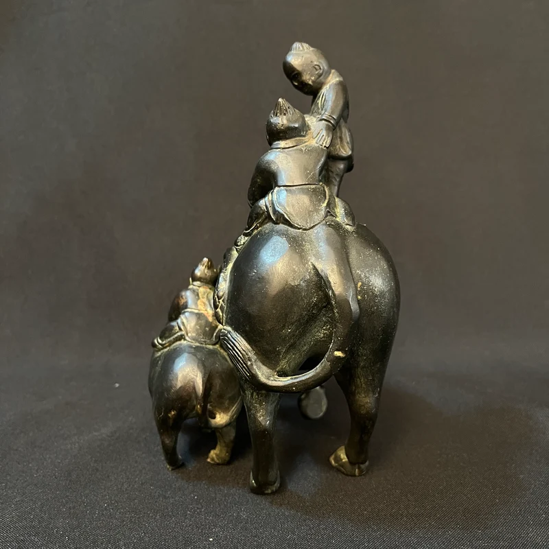 Figura china de metal niños con búfalo y ternero