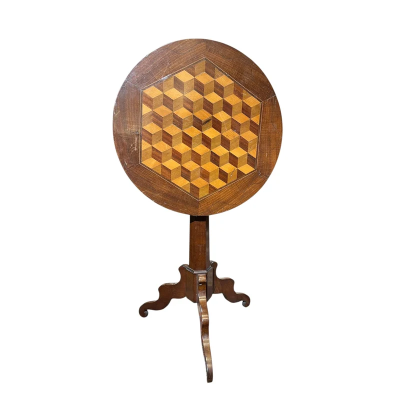 Guéridon tripod with cube-patterned lid