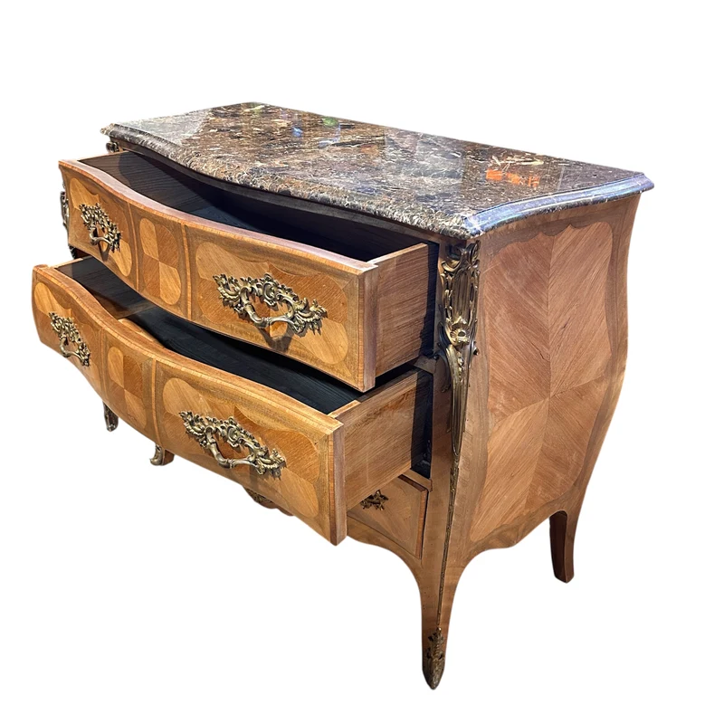 French Louis XV style bombé chest of drawers in rosewood