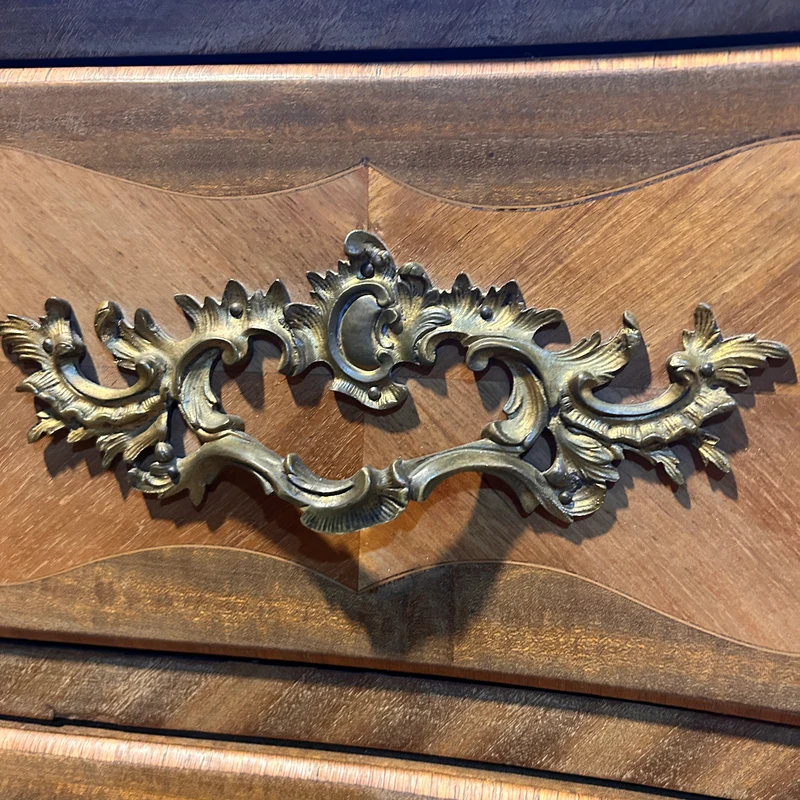 French Louis XV style bombé chest of drawers in rosewood