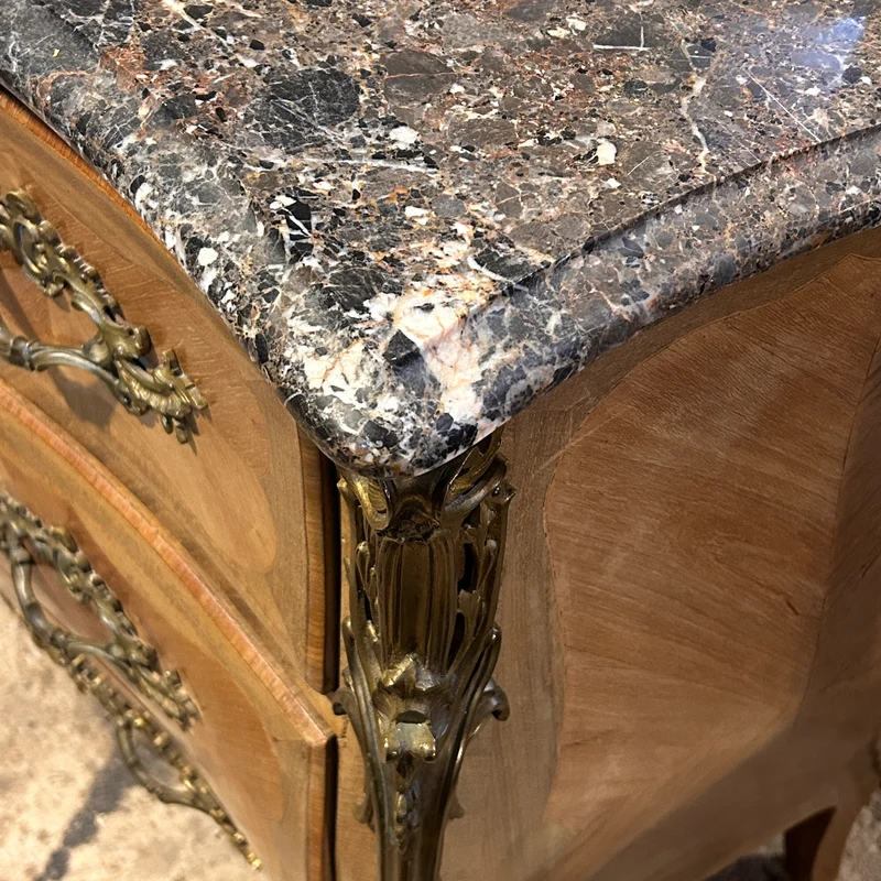 French Louis XV style bombé chest of drawers in rosewood