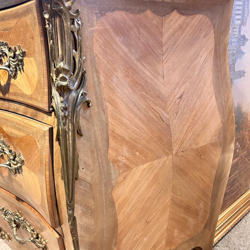 French Louis XV style bombé chest of drawers in rosewood