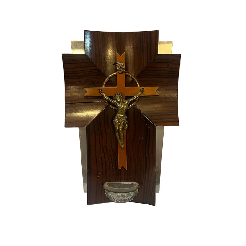 Crucifijo con benditera devocional francés de madera bronce y cristal prensado mediados s.XX