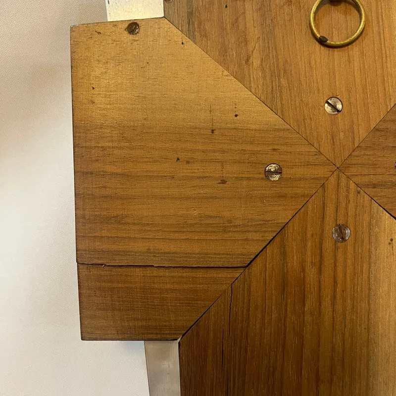 Crucifijo con benditera devocional francés de madera bronce y cristal prensado mediados s.XX