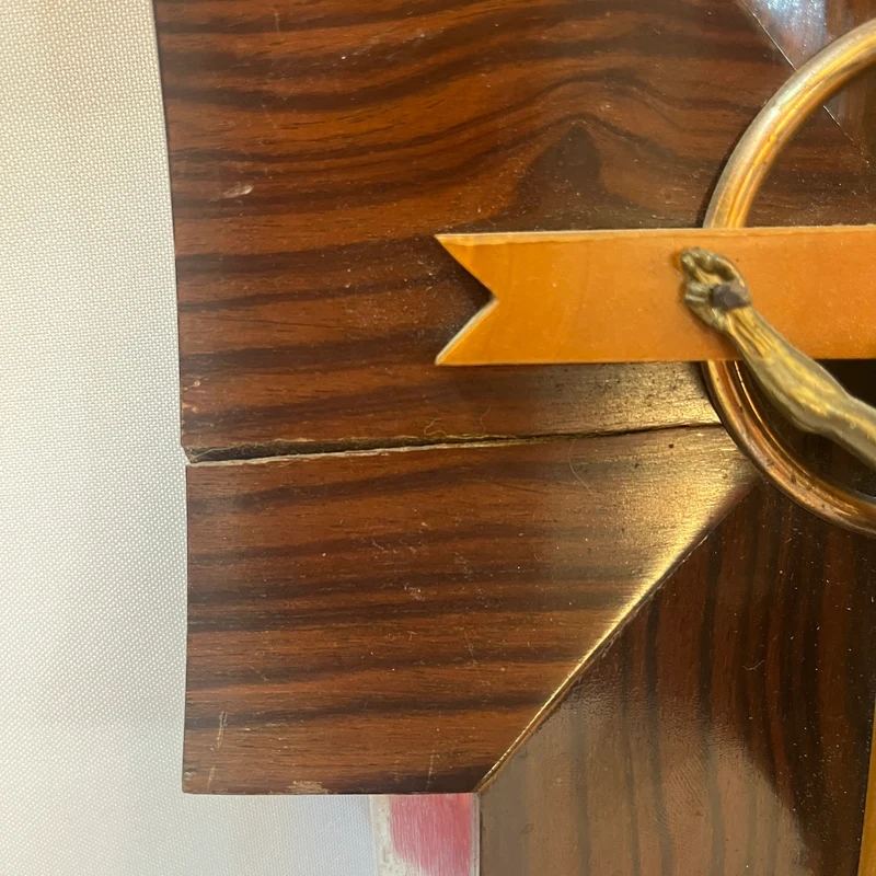 Crucifijo con benditera devocional francés de madera bronce y cristal prensado mediados s.XX