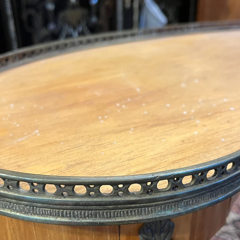 French Louis XVI kidney-shaped side table in fruitwood, bronzes and band (LIVE JANUARY 20)