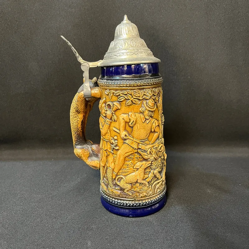Shopero de Porcelana Alemán con diseño en relieve 'Escena de caza'