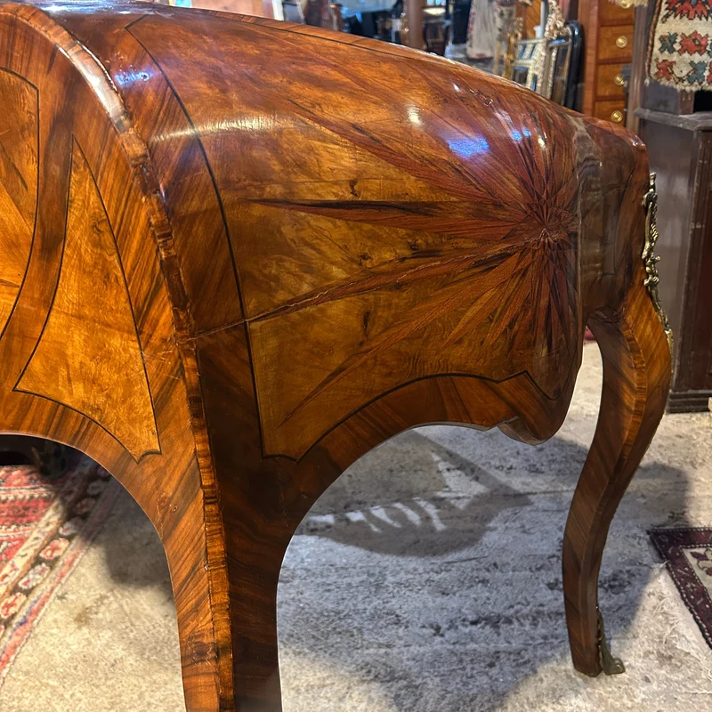 French Louis XV desk, fine marquetry, bombé-contra-bombé, early 20th century