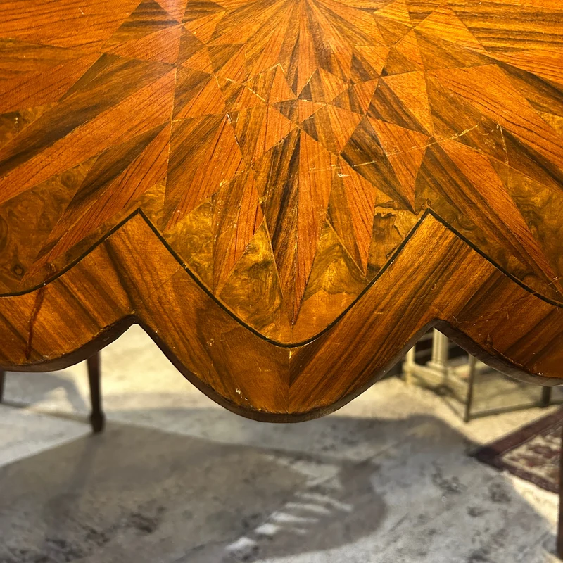 French Louis XV desk, fine marquetry, bombé-contra-bombé, early 20th century