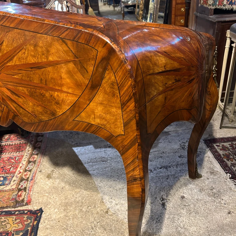 French Louis XV desk, fine marquetry, bombé-contra-bombé, early 20th century