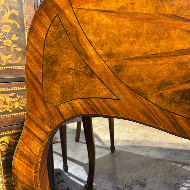 French Louis XV desk, fine marquetry, bombé-contra-bombé, early 20th century
