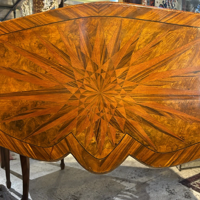 French Louis XV desk, fine marquetry, bombé-contra-bombé, early 20th century