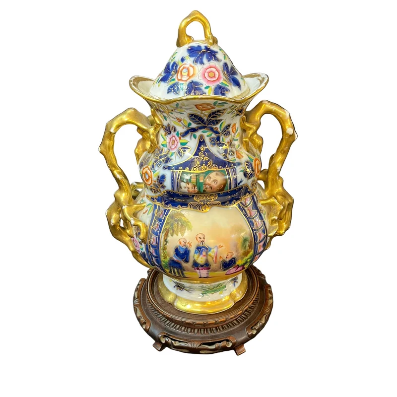 French Bayeux porcelain vase, 19th century, decorated with chinoiserie