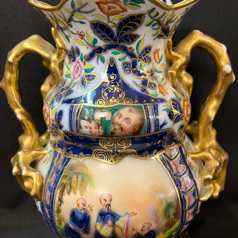 French Bayeux porcelain vase, 19th century, decorated with chinoiserie
