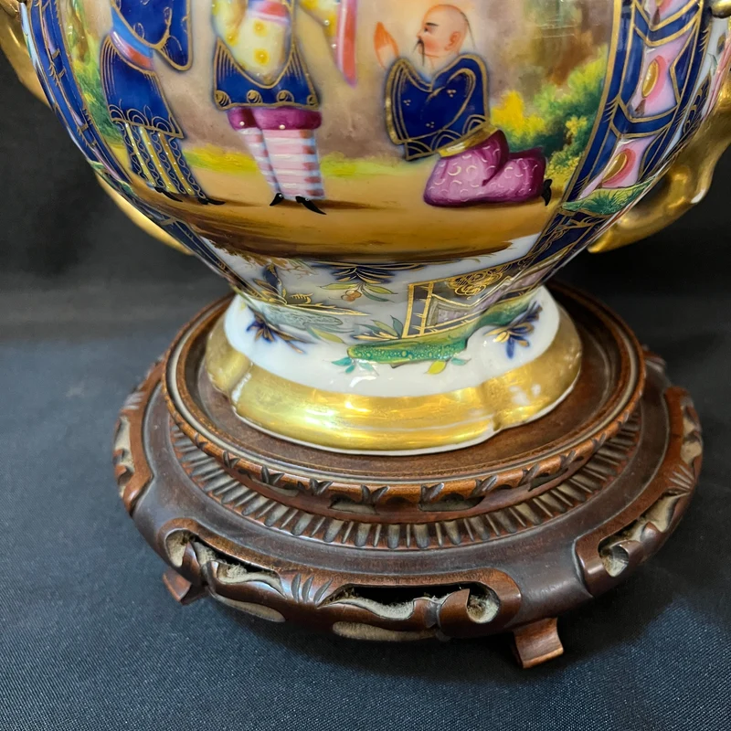 French Bayeux porcelain vase, 19th century, decorated with chinoiserie
