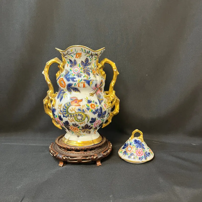 French Bayeux porcelain vase, 19th century, decorated with chinoiserie