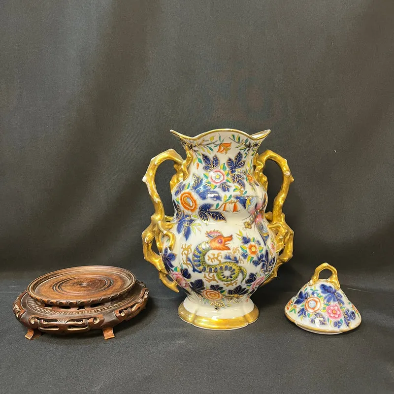 French Bayeux porcelain vase, 19th century, decorated with chinoiserie