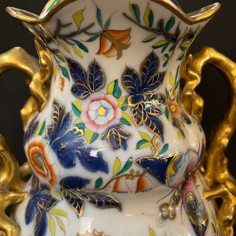 French Bayeux porcelain vase, 19th century, decorated with chinoiserie